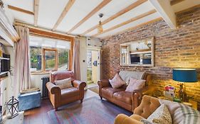 2 Bed In Whitby Oc-W014